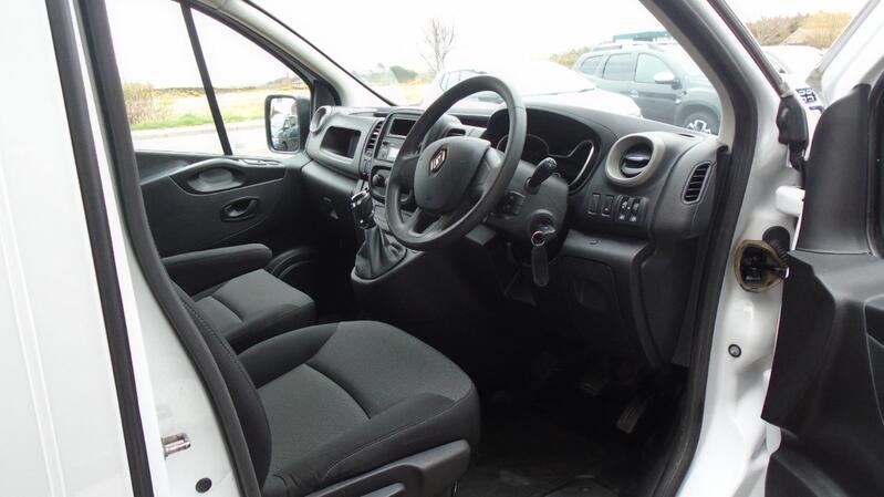 RENAULT TRAFIC