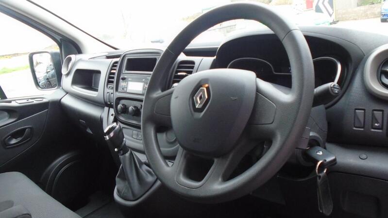 RENAULT TRAFIC