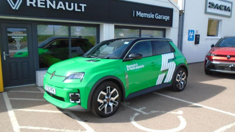 View RENAULT 5 techno 150hp comfort range