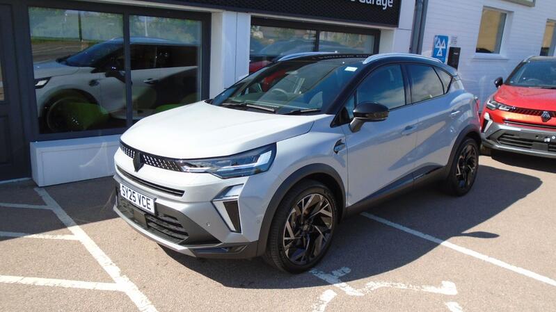 View RENAULT CAPTUR 1.6 esprit Alpine E-Tech full hybrid 145 ^MY25]