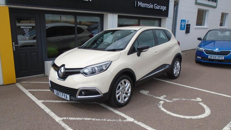 View RENAULT CAPTUR 1.5 Dynamique Nav dCi 90